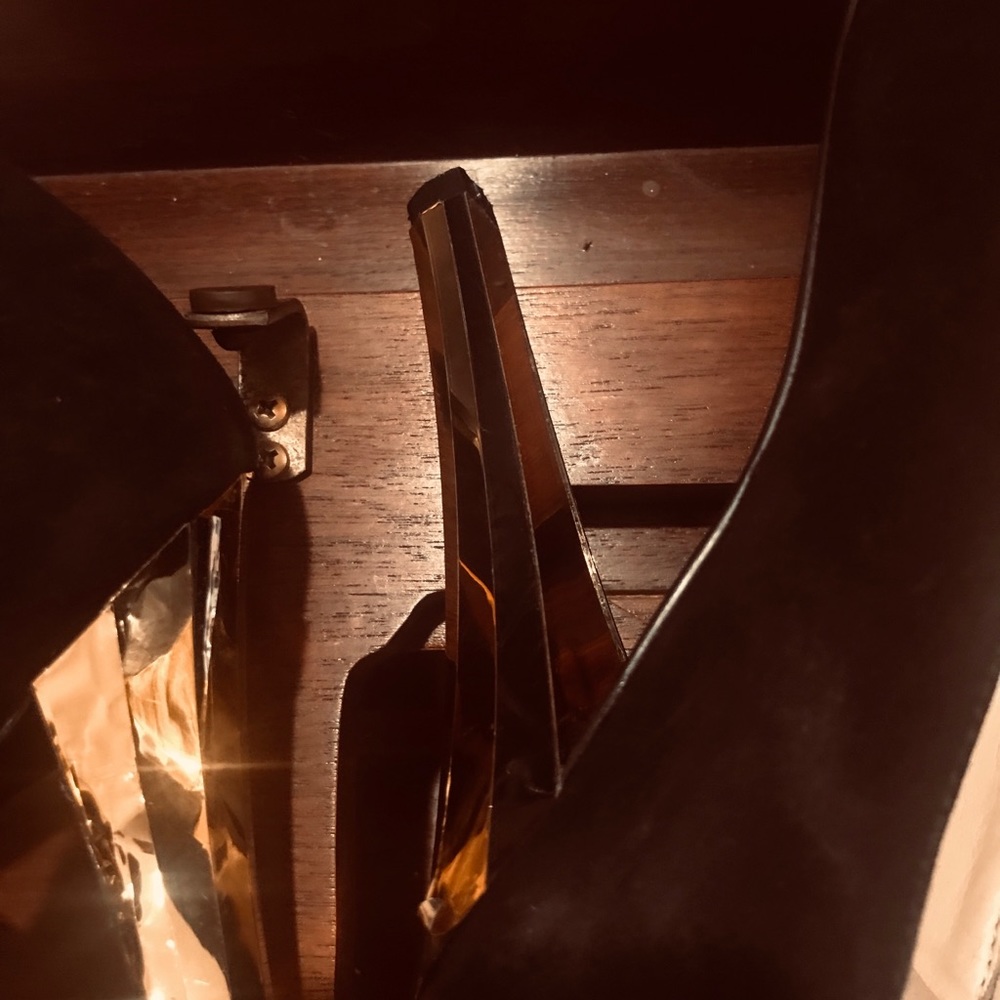 Shoes - Picture 4 of 8